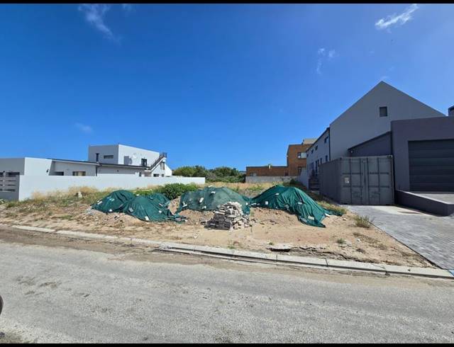 LAND FOR SALE IN BRITANNIA BAY